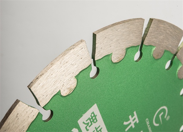 如何提高開(kāi)槽切割片刀頭金剛石的把持力呢？